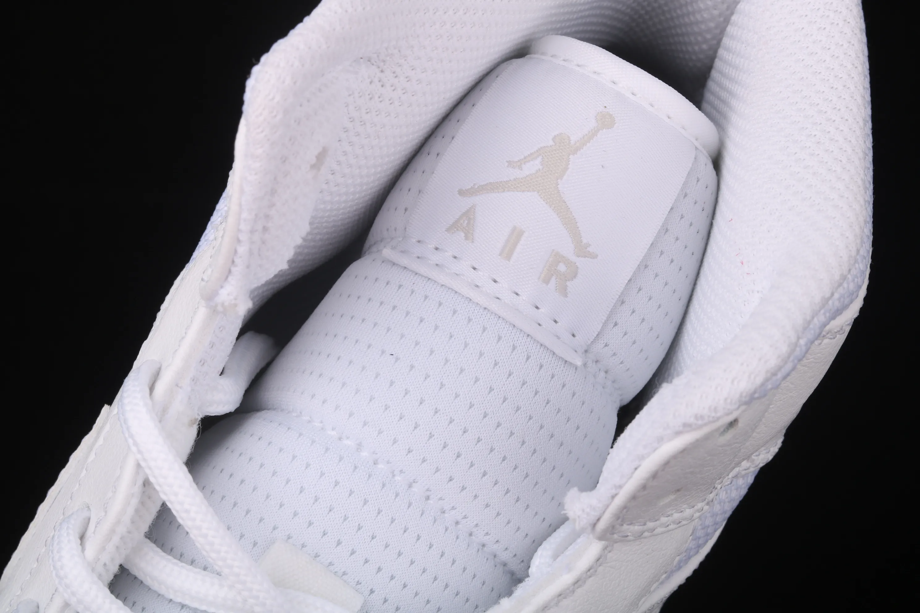 All Categories Air Jordan Jordan Series Basketball Shoes Air Jordan 1 Mid Air Jordan 1 Mid AJ1 Joe 1 China Tour 2020 Breaking Alliance CW7589-100